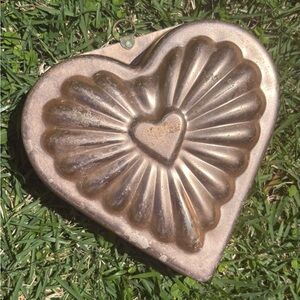 Vintage Heart-Shaped Copper Mold Cottagecore Decorative Wall Hanging
